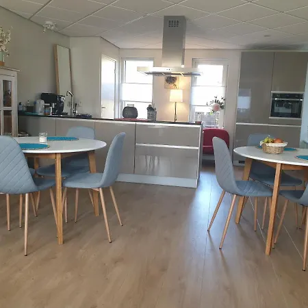 Bij De Oude Dijk Bed and breakfast 3*