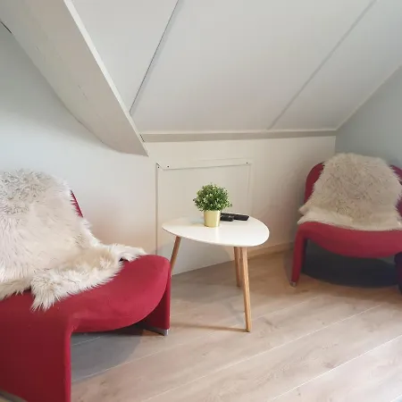 Bij De Oude Dijk 住宿加早餐酒店 3*