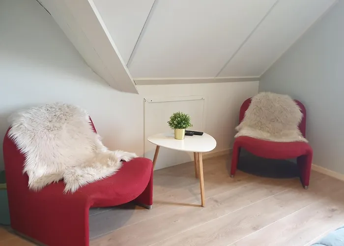 Bij De Oude Dijk Bed & Breakfast 3*